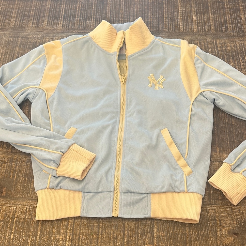 Genuine Merchandise Blue and Cream Jacket - New York Yankees